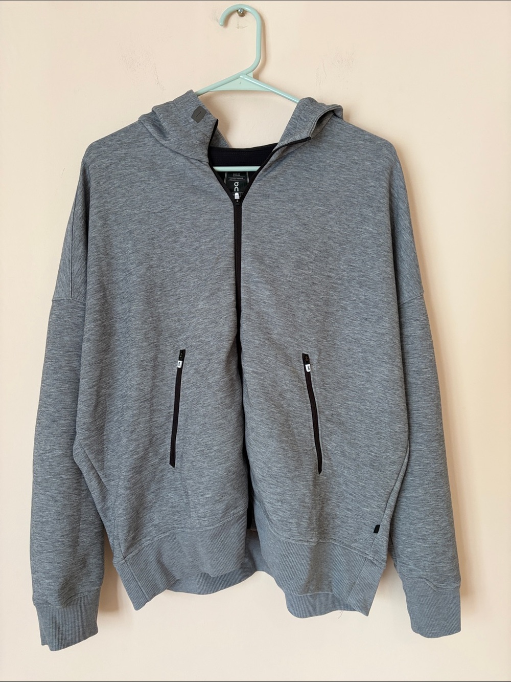 On Cloud Focus Tech Zipped Hoodie